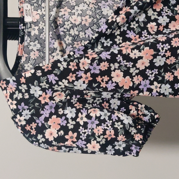 BNWT - floral puff sleeve dress - Picture 4 of 14